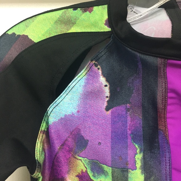 NEW Koral Immersion Long Sleeve Crop Top w Cut Outs Thumb Holes - Picture 7 of 14